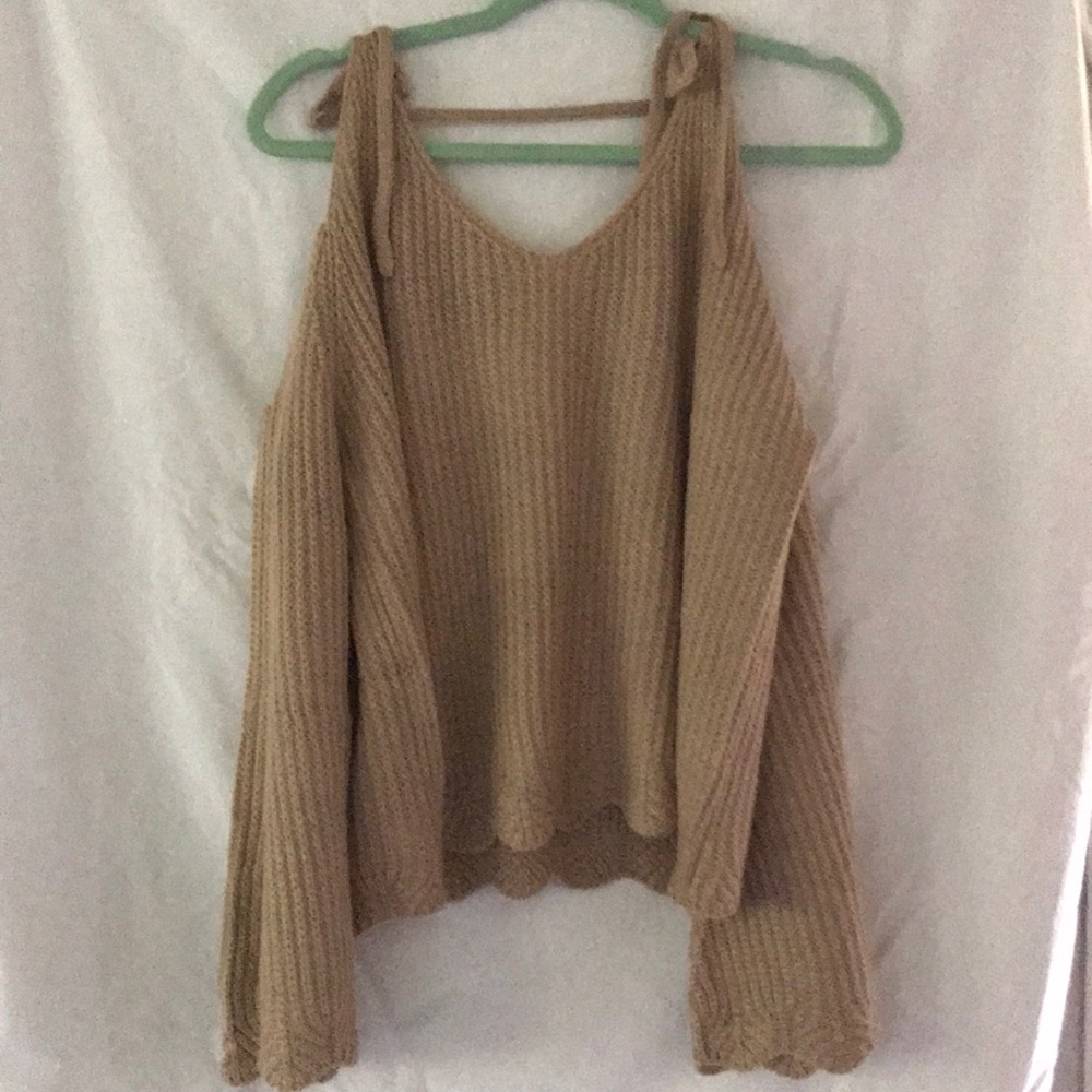 ❣️Cold shoulder sweater